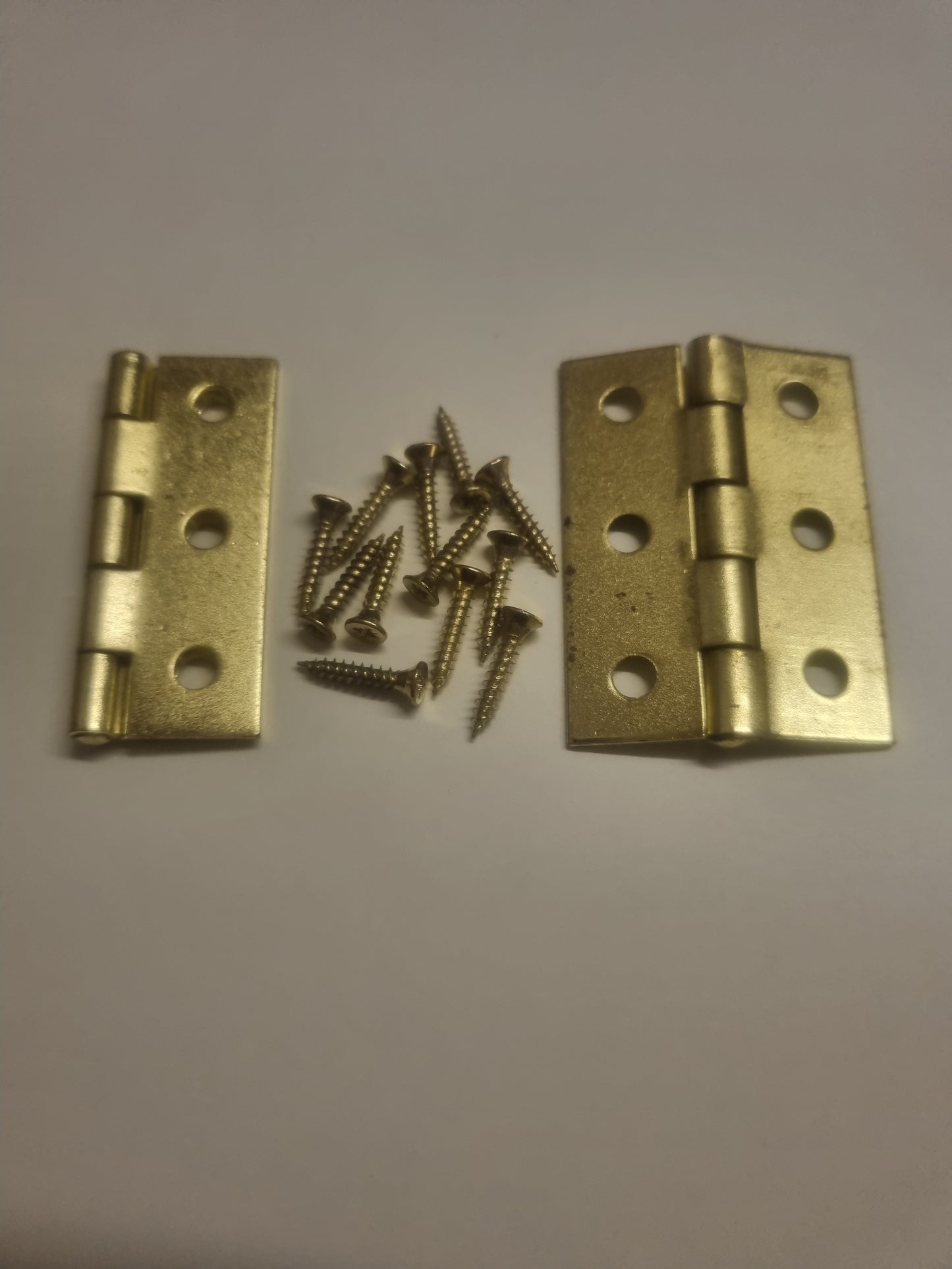 Butt Hinge in various sizes. Electro Brassed or Bright Zinc Plated. Suitable for internal or cupboard doors.