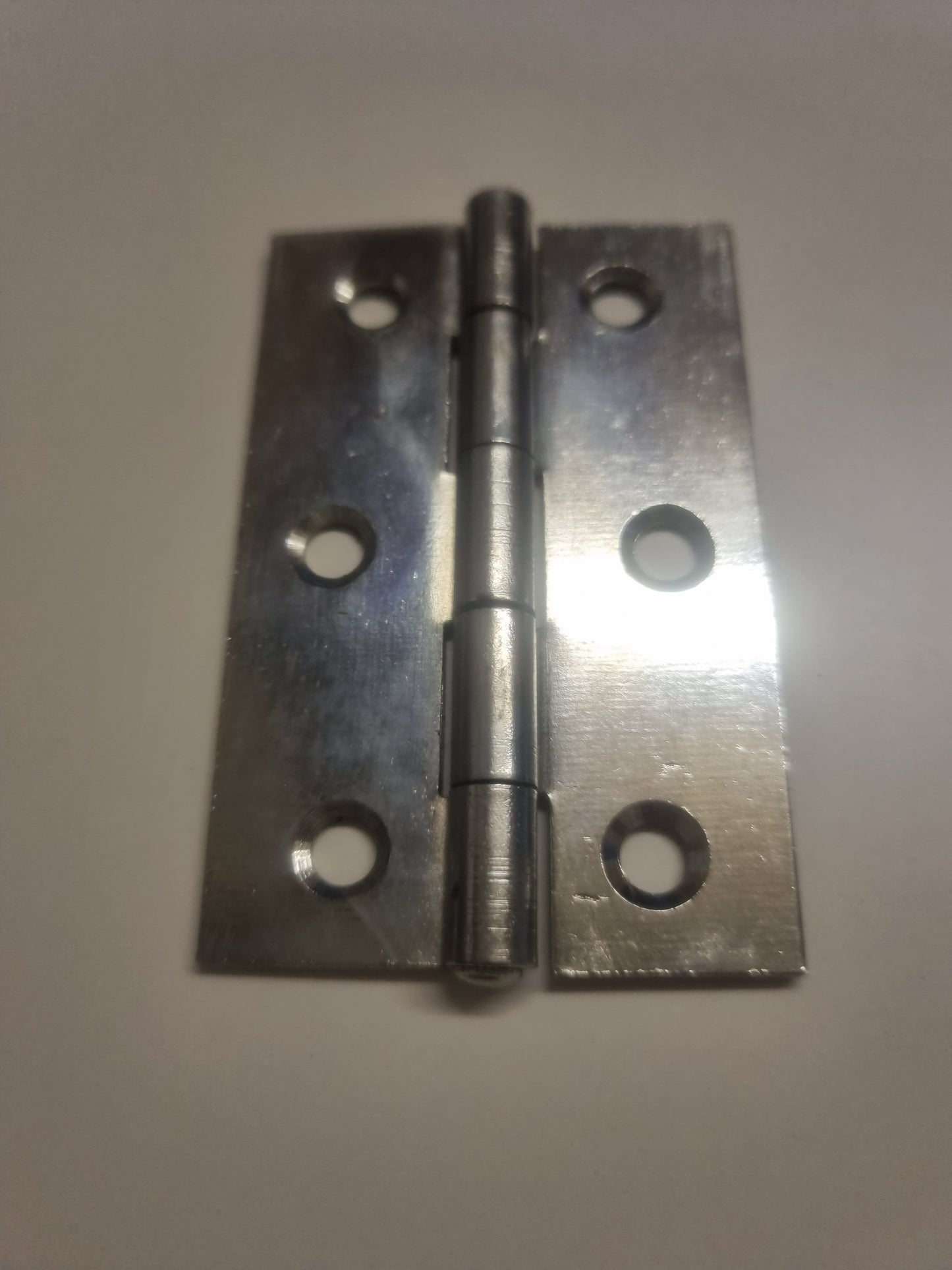 Butt Hinge in various sizes. Electro Brassed or Bright Zinc Plated. Suitable for internal or cupboard doors.