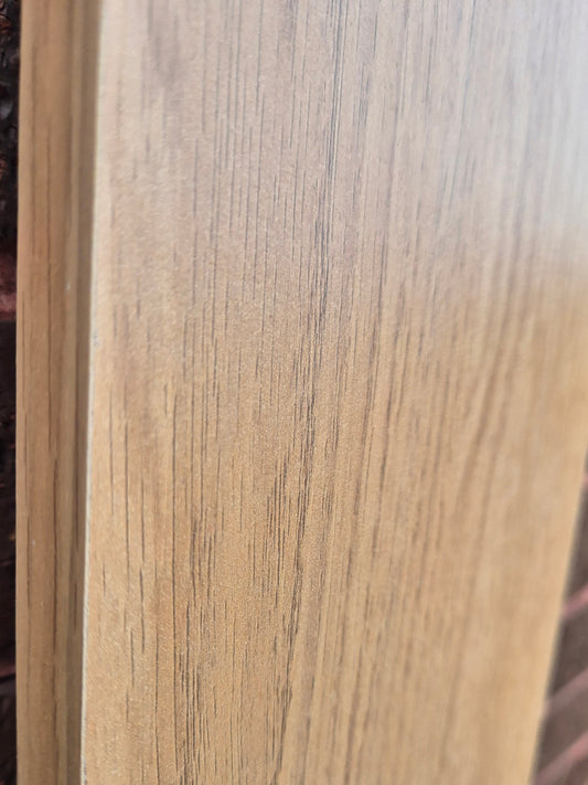 Lissa Oak effect kitchen replacement doors. Brand new budget kitchen cupboard doors ideal for a facelift or rental property. Caravan cupboard doors