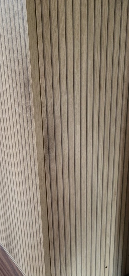 Oak strip wood effect cupboard doors. Standard size replacement kitchen doors.