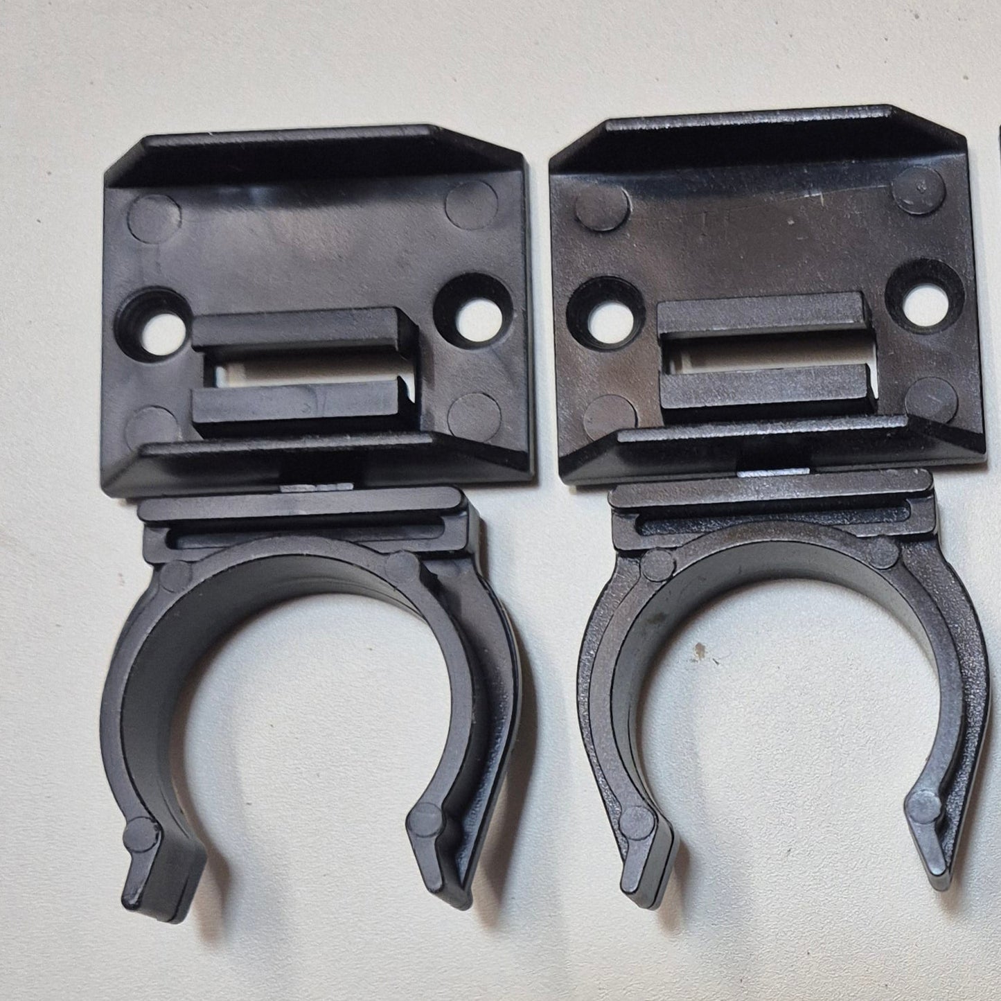Plinth fitting clips, Kitchen kickboard clip on fittings Pack of 6