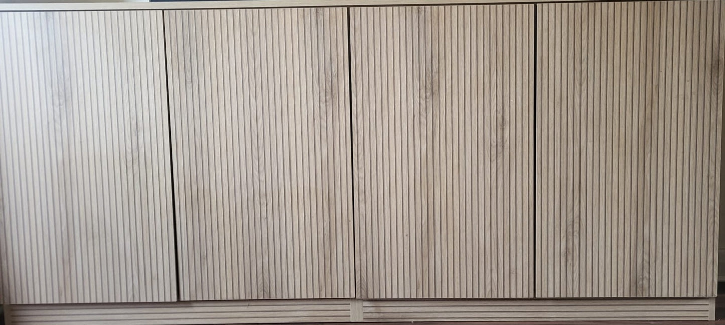 Oak strip wood effect cupboard doors. Standard size replacement kitchen doors.