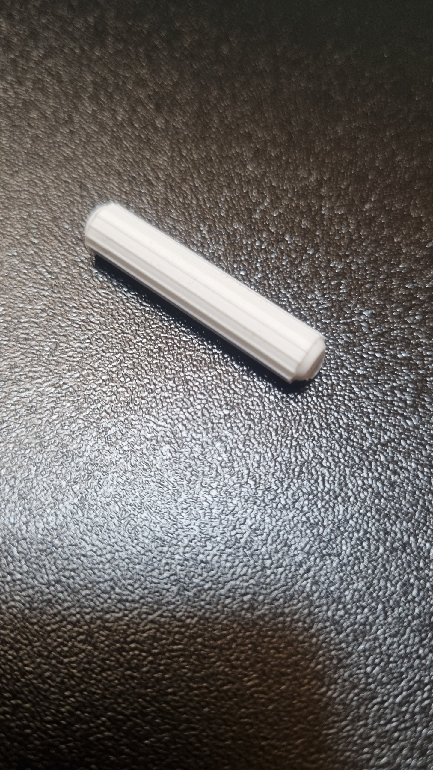 White plastic dowels 30mm Ideal for furniture making, storage hanging and display